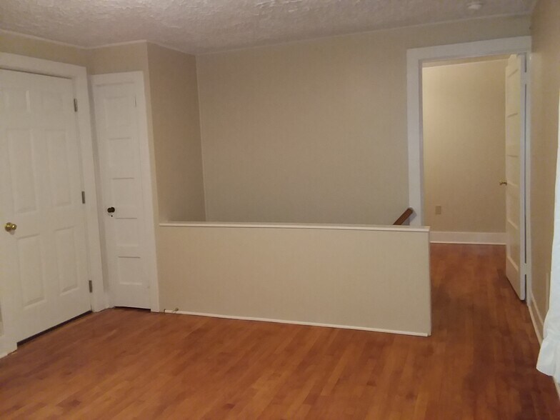 MBR with door to deck - 2392 Clements Hollow Ln