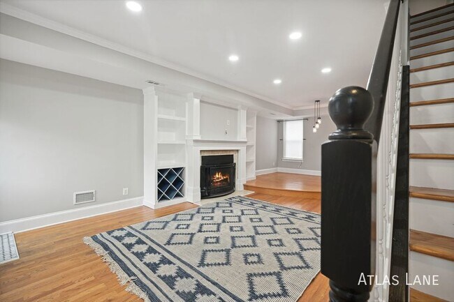 Building Photo - Waking Distance to Noma Metro Station and ...