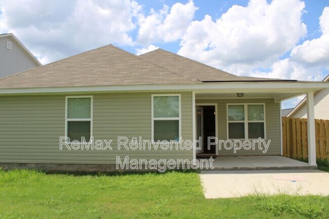 Building Photo - 921 Holbrook Dr