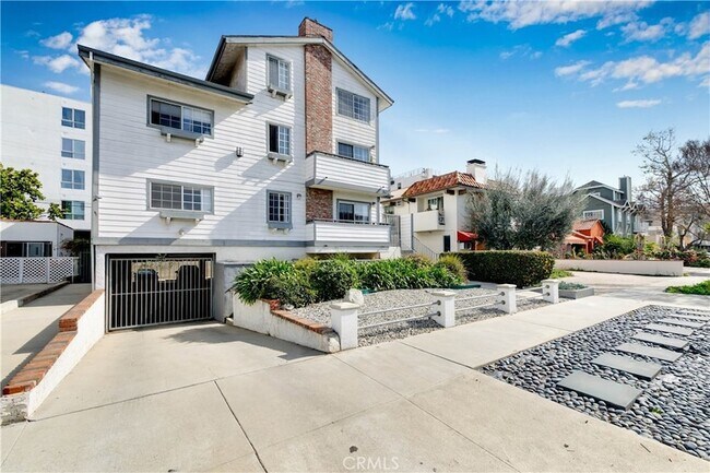 Building Photo - 3632 Dunn Dr