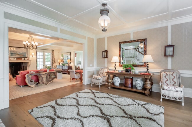 Building Photo - 587 Sagaponack Road