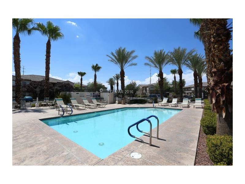 Building Photo - 3400 Cabana Dr