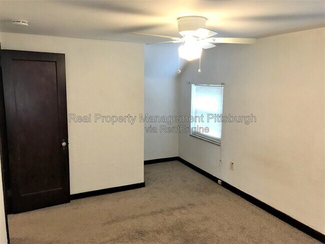 Building Photo - 1685 Doyle St