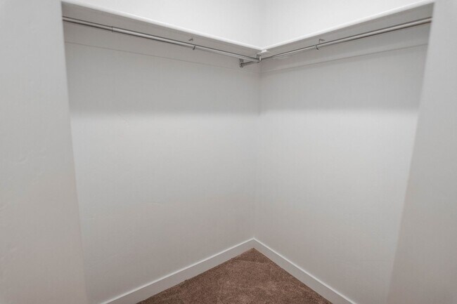 Building Photo - 190 E 630 N