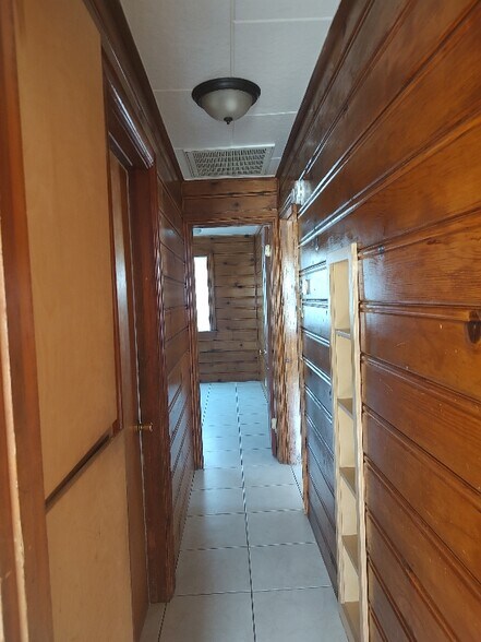 Building Photo - 240 N 3rd St