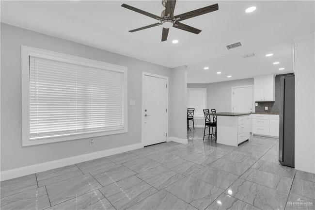 Building Photo - 21 N Missouri Ave