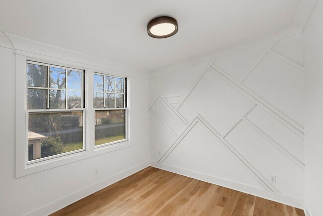 Building Photo - 942 Maxwell Ave