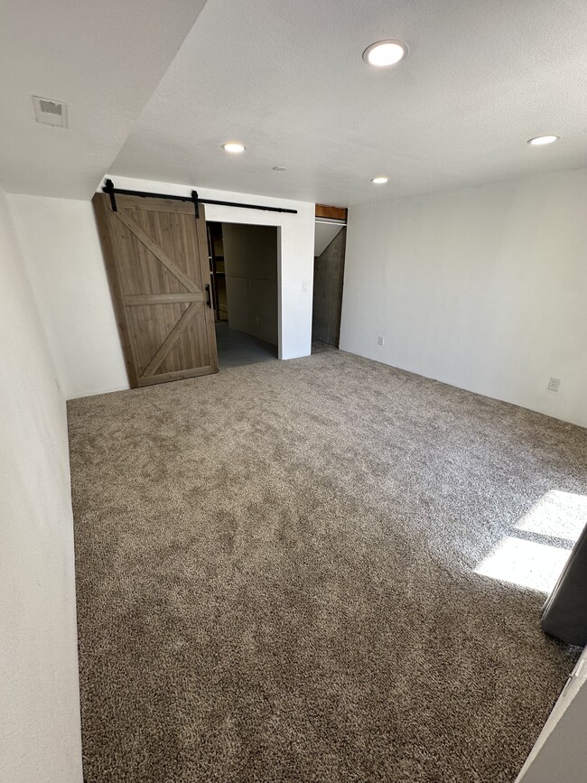 Building Photo - 7504 Banner Ct