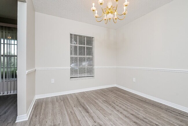 Building Photo - 3412 Groveview Dr