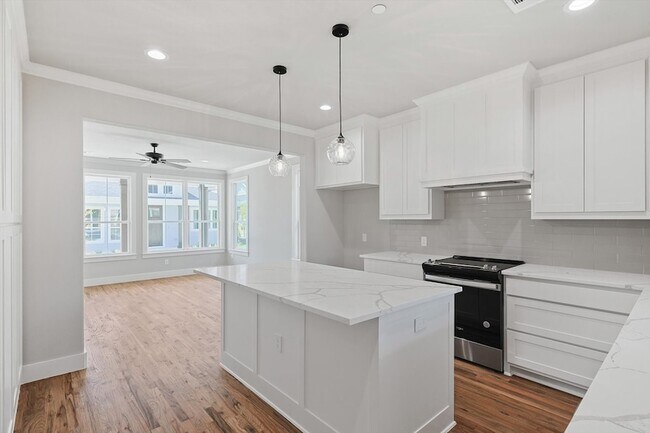 Building Photo - 514 Woodside Trl