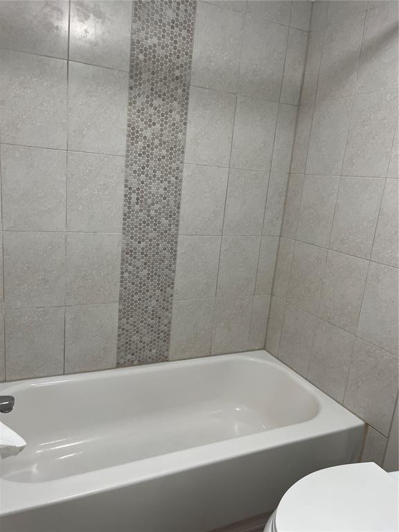 Building Photo - 528 Golden Raintree Pl