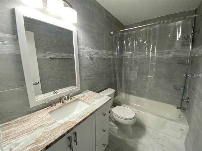 Building Photo - 3892 Suburban Ln