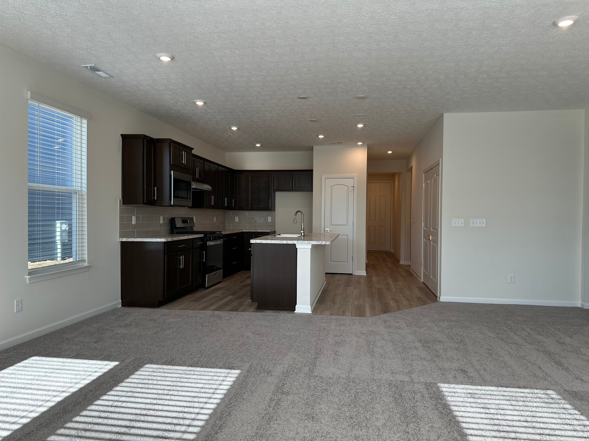 Building Photo - 1242 Fairstone Dr