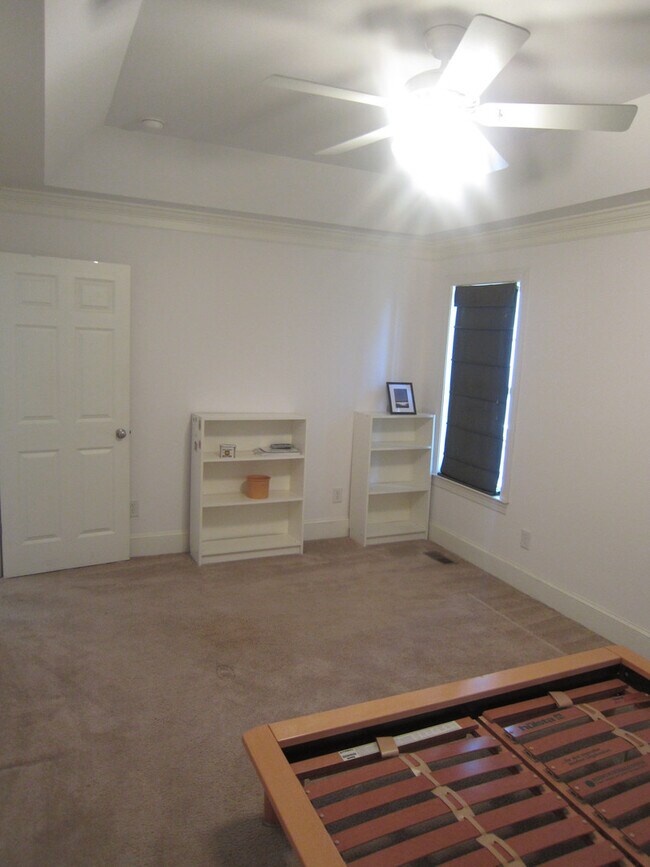 Building Photo - Live Where Others Vacation | 4BR Unique Home in the Gated Community of Fairfield Harbour!