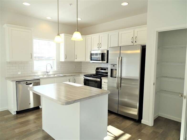Building Photo - 22 Glenbrook Ct