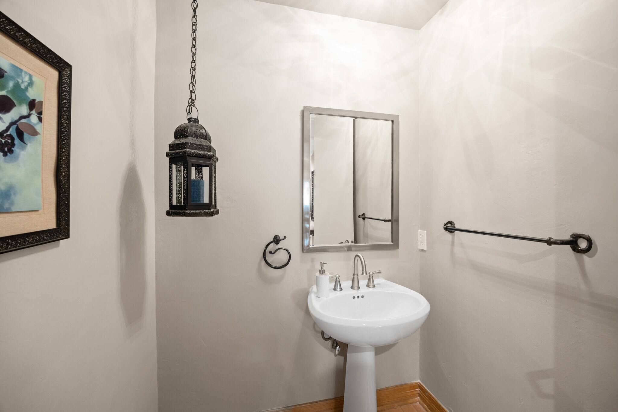 Powder Room - 1875 S Beverly Glen Blvd