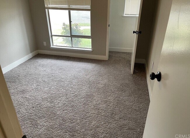 Building Photo - 2395 N Waterberry St