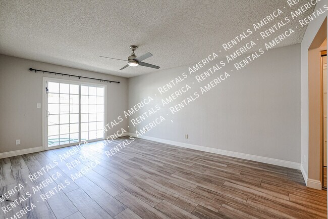 Building Photo - 10534 E Mercer Ln