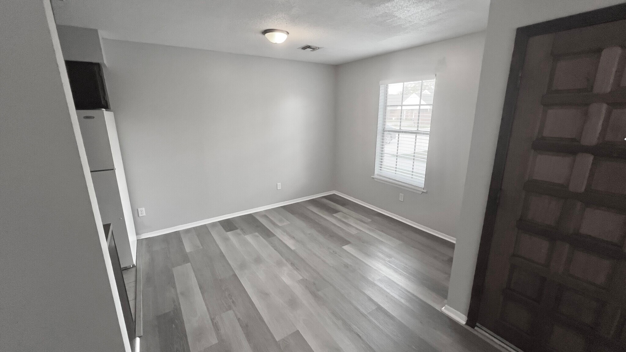 Building Photo - 313 Titan Dr