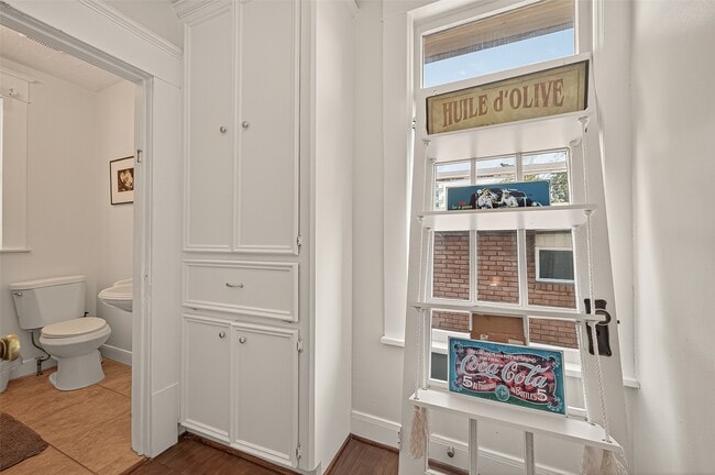 Building Photo - 324 W Alabama St