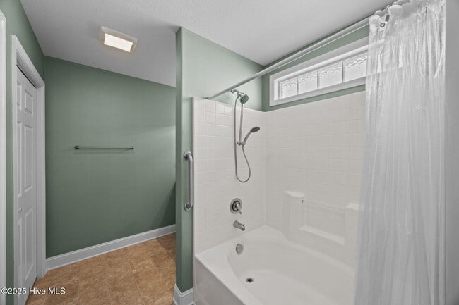 Building Photo - 408 Elsmore Dr