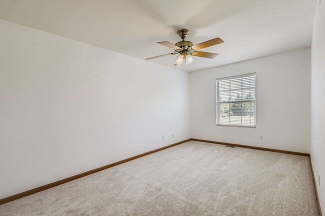 Building Photo - 4579 Half Moon Dr
