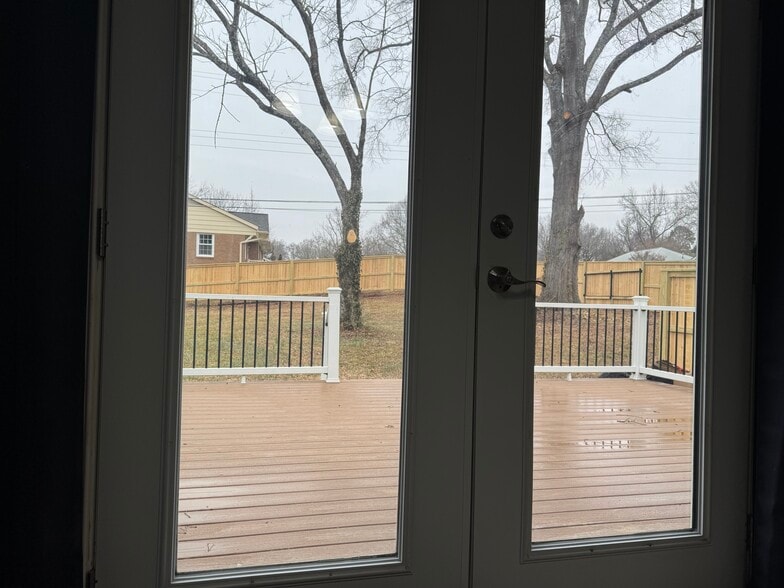 Building Photo - 3729 Woodleaf Rd