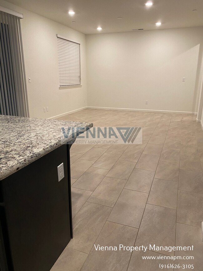 Building Photo - 1052 Essington Ln