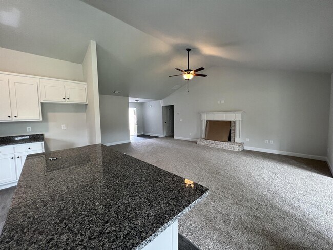 Building Photo - 107 Suwannee Wy