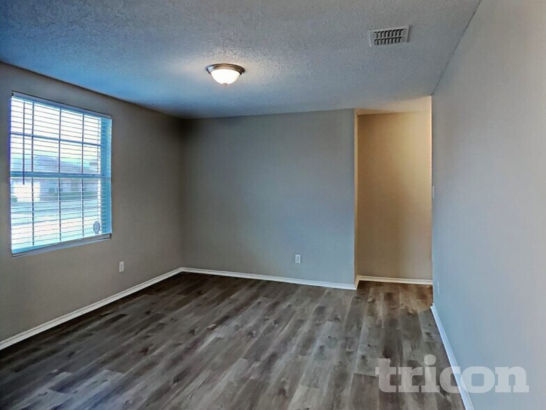 Building Photo - 2904 Crimson Clover Dr