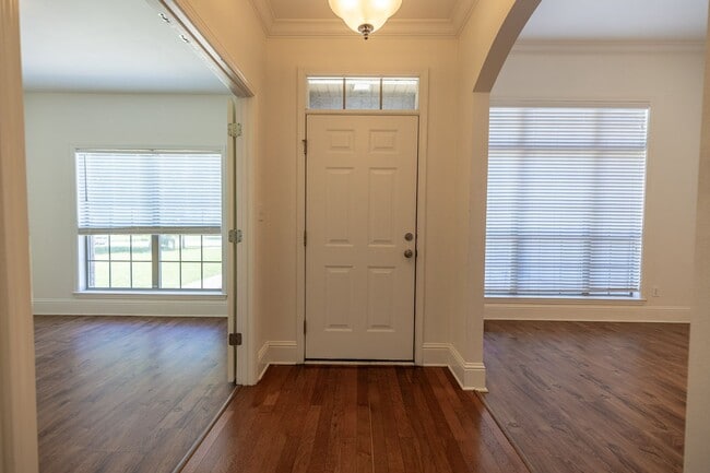 Building Photo - Located near Fairhope Walmart and Aldi!