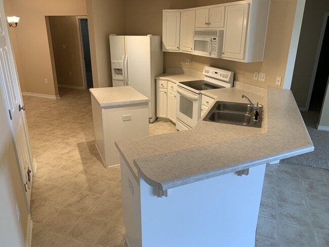 Building Photo - 2168 Lambourn Ct