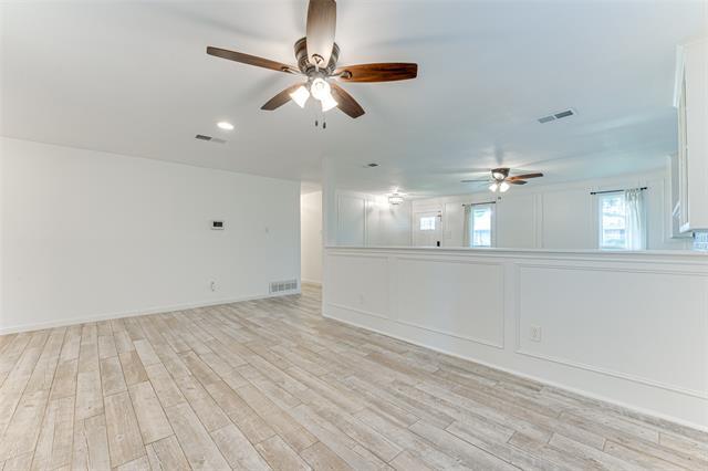 Building Photo - 400 Stoneybrook Dr