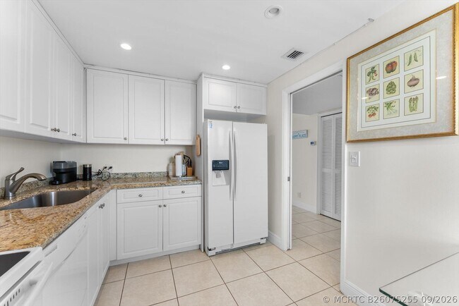 Building Photo - 3051 N Course Dr