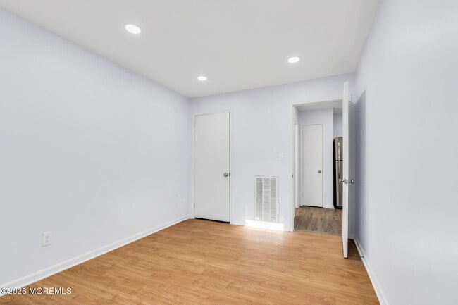 Building Photo - 105 Clark St