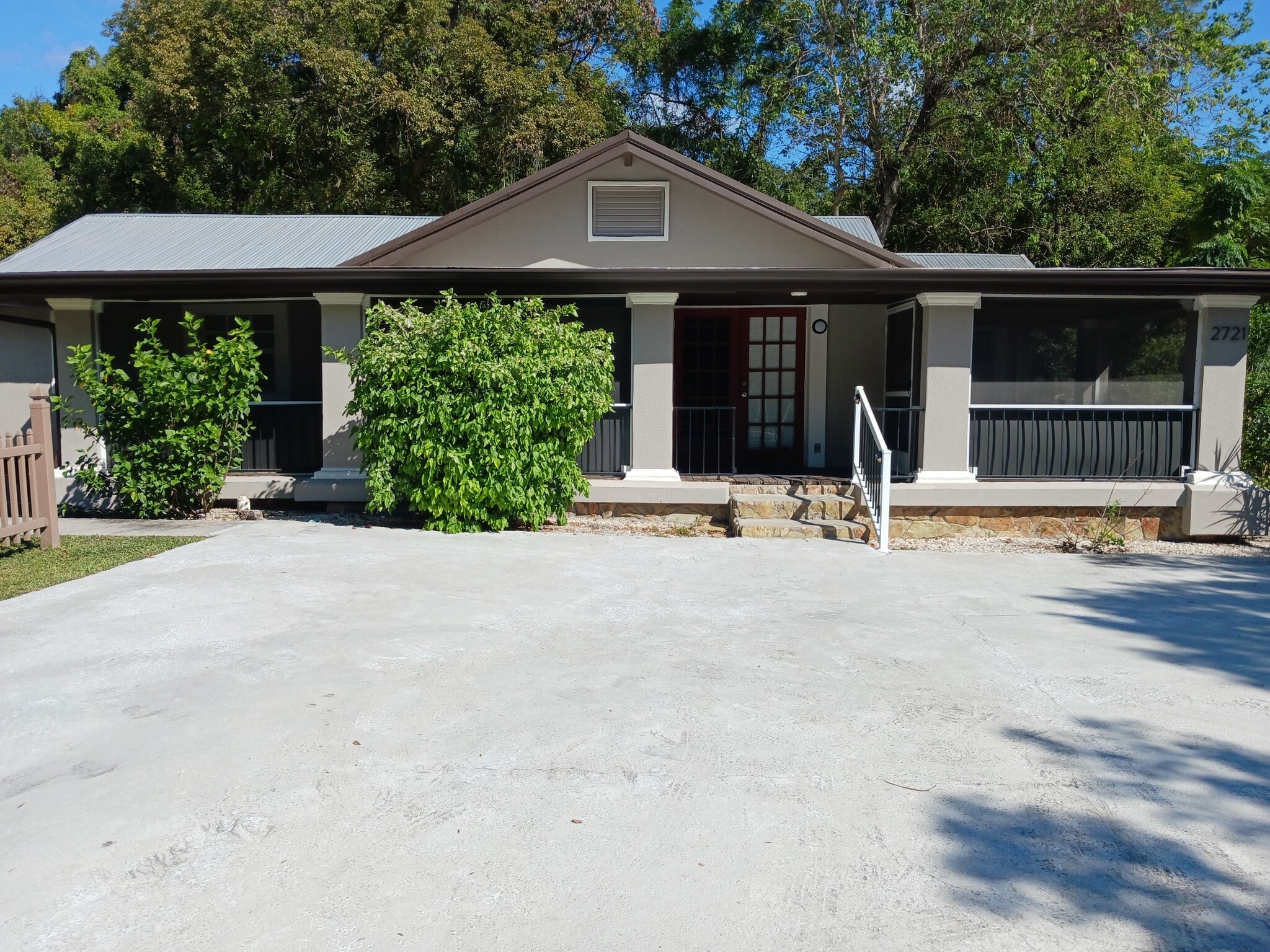 Building Photo - 2721 Sidney Ave
