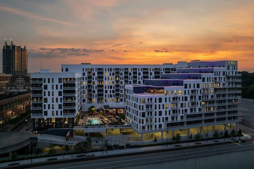 Primary Photo - AMLI Atlantic Station