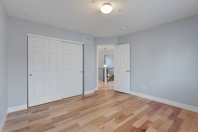 Building Photo - 4 Bedroom Dream Home waiting for you!