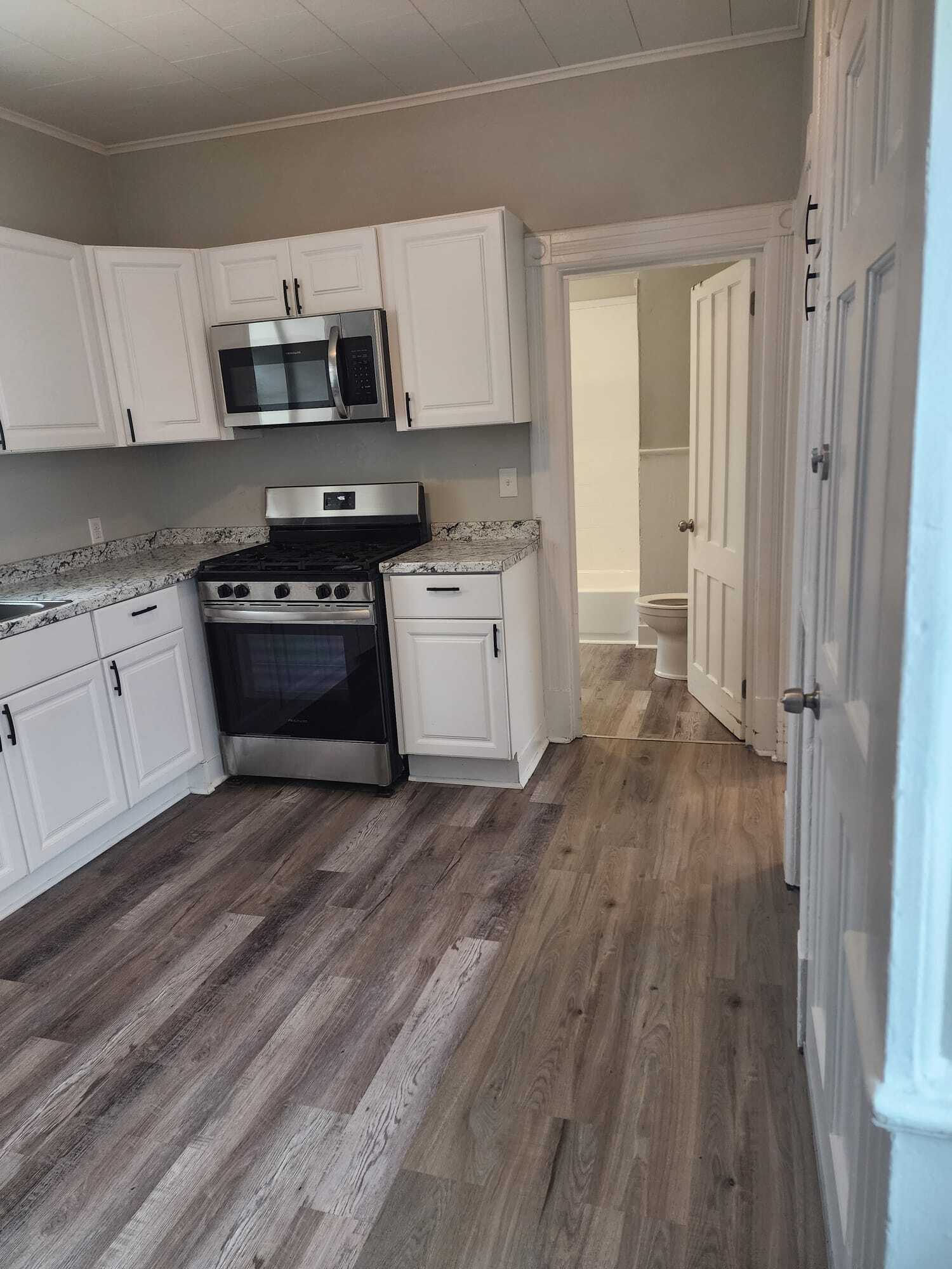 Building Photo - 235 5th Ave