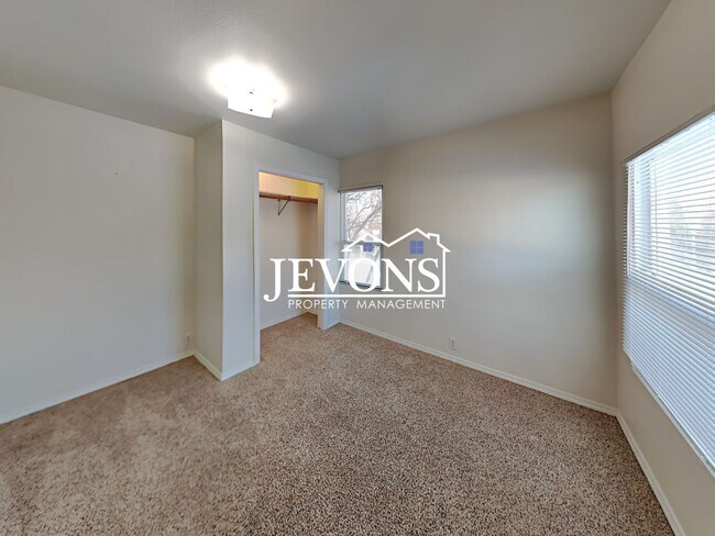 Building Photo - Pet-Friendly 3-Bedroom Home in Naches with Easy Access to Hwy 12