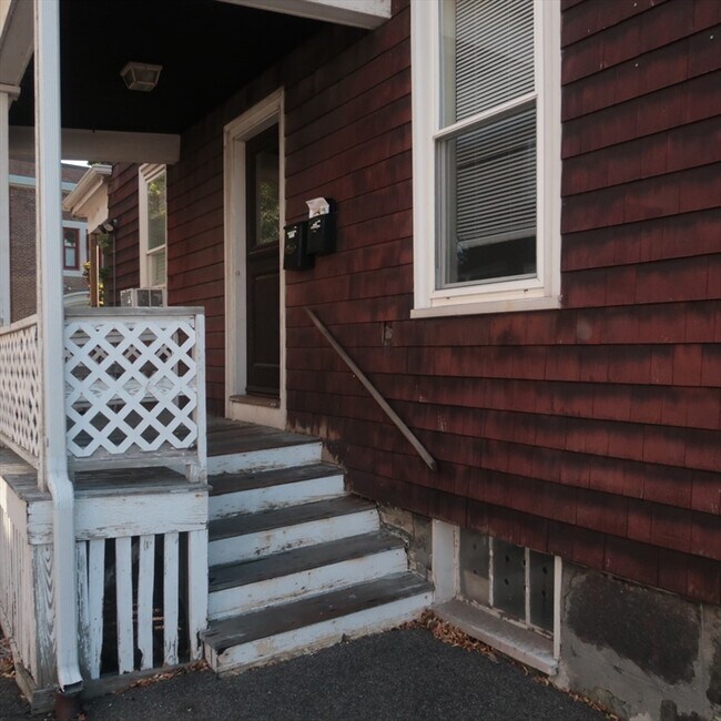 Building Photo - 2 Meader Rd