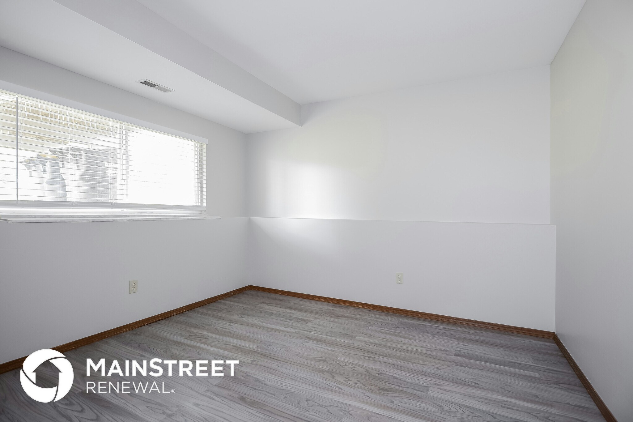 Building Photo - 14375 Jamestown Bay Dr