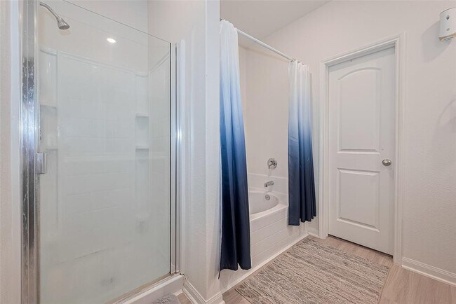 Building Photo - 305 Elm Patch Dr