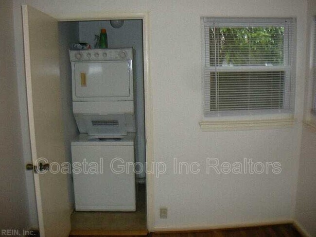 Building Photo - 5605 Westbury Rd