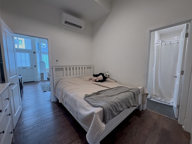 Building Photo - 1832-34 Callowhill St