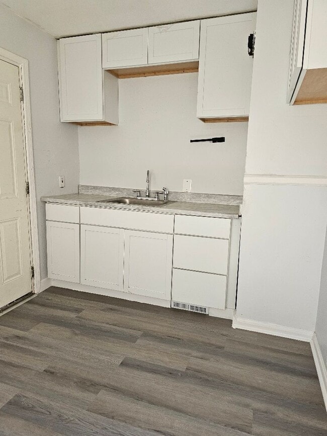 Building Photo - 12505 Laing St