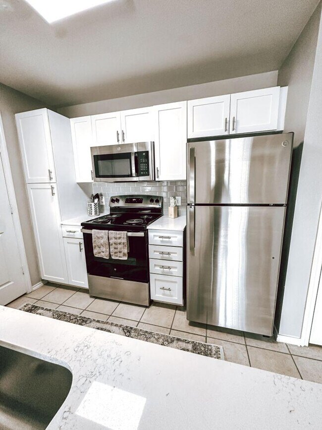 Building Photo - 1201 Cleveland St