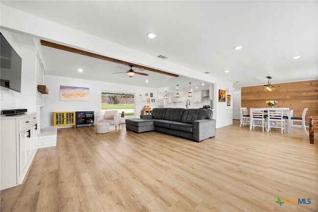 Building Photo - 921 Indian Trail