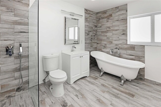 Building Photo - 1110 S 14th Ave