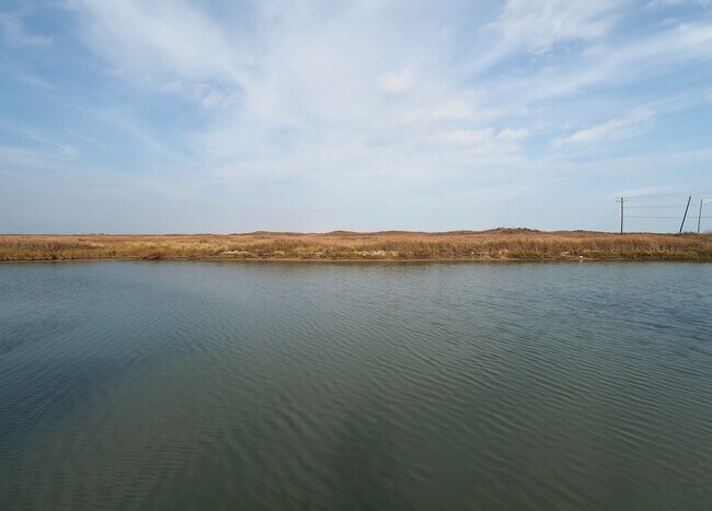 Building Photo - 14814 Leeward Dr